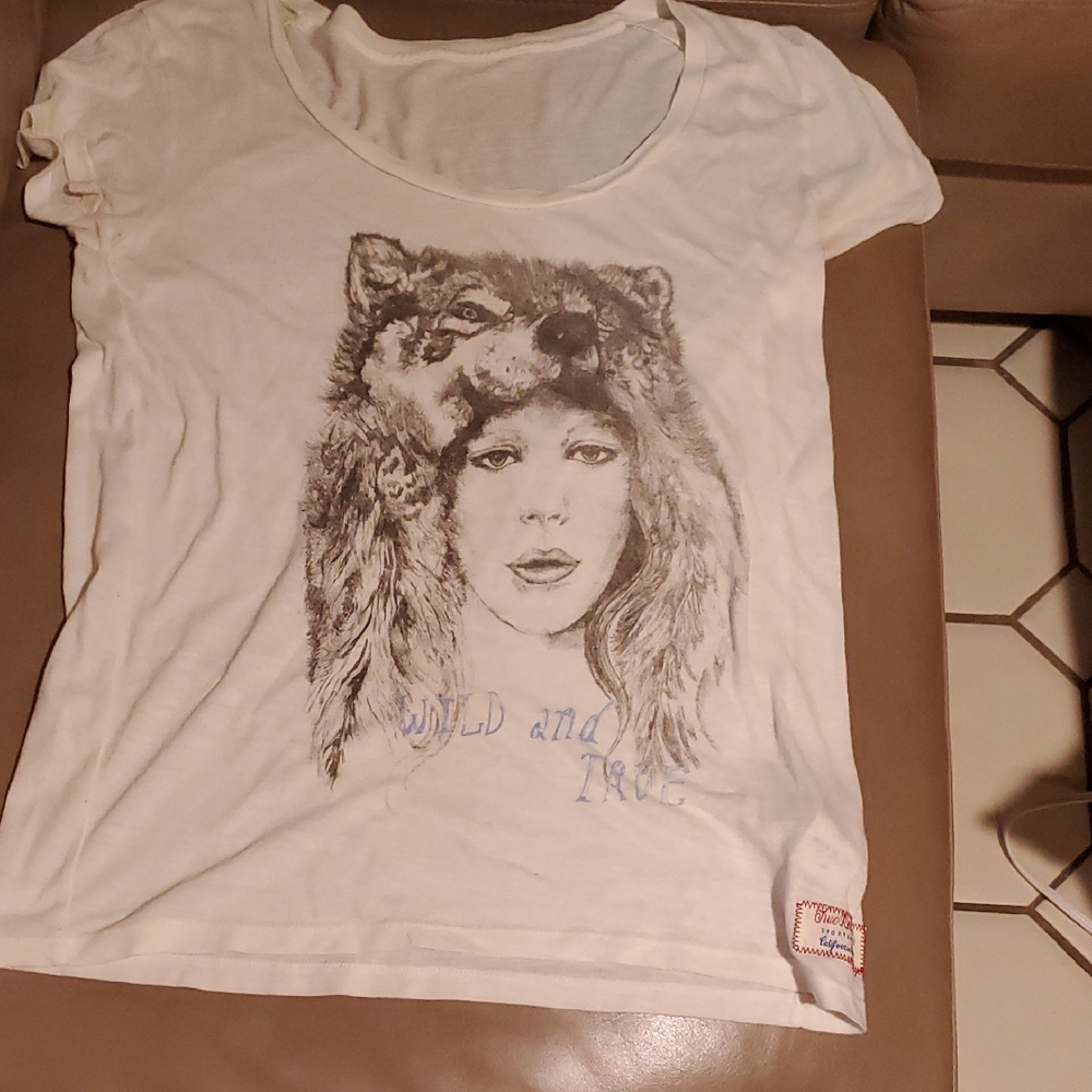 True Religion White Graphic Tee with Wolf Design